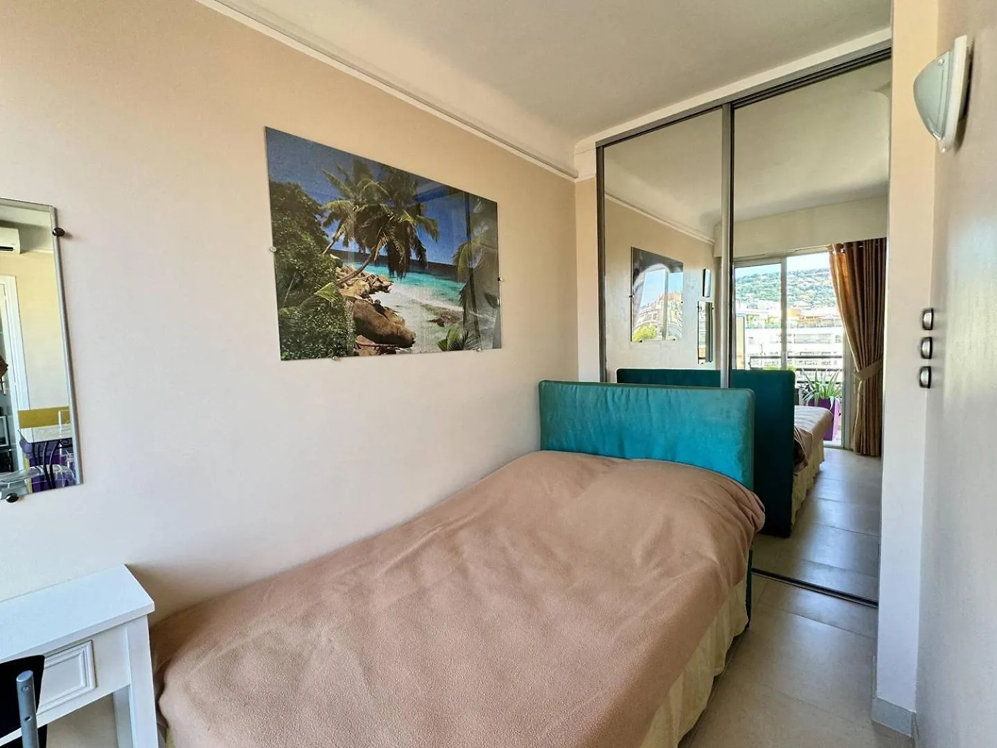 Cannes Proche Croisette - 2 Pieces Au Calme Avec Terrasse Apartament