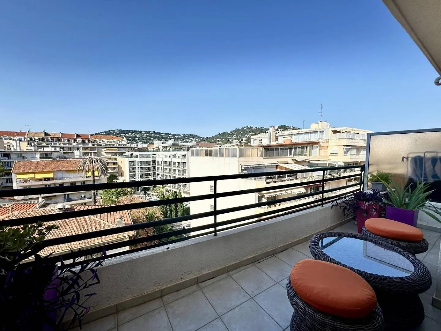 Cannes Proche Croisette - 2 Pieces Au Calme Avec Terrasse Francja
